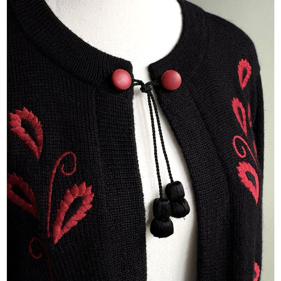 VTG Alpaca Wool Embroidered Leaf Cardigan Black Red Tassel Tie Asian Artisan L - Picture 5 of 13